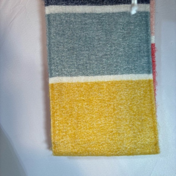 GAP Old Navy Multi-Color Oversized Scarf with Fringe - Picture 10 of 10